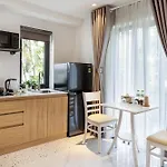 Khách Sạn và Căn Hộ Royal Phú Mỹ Hưng
