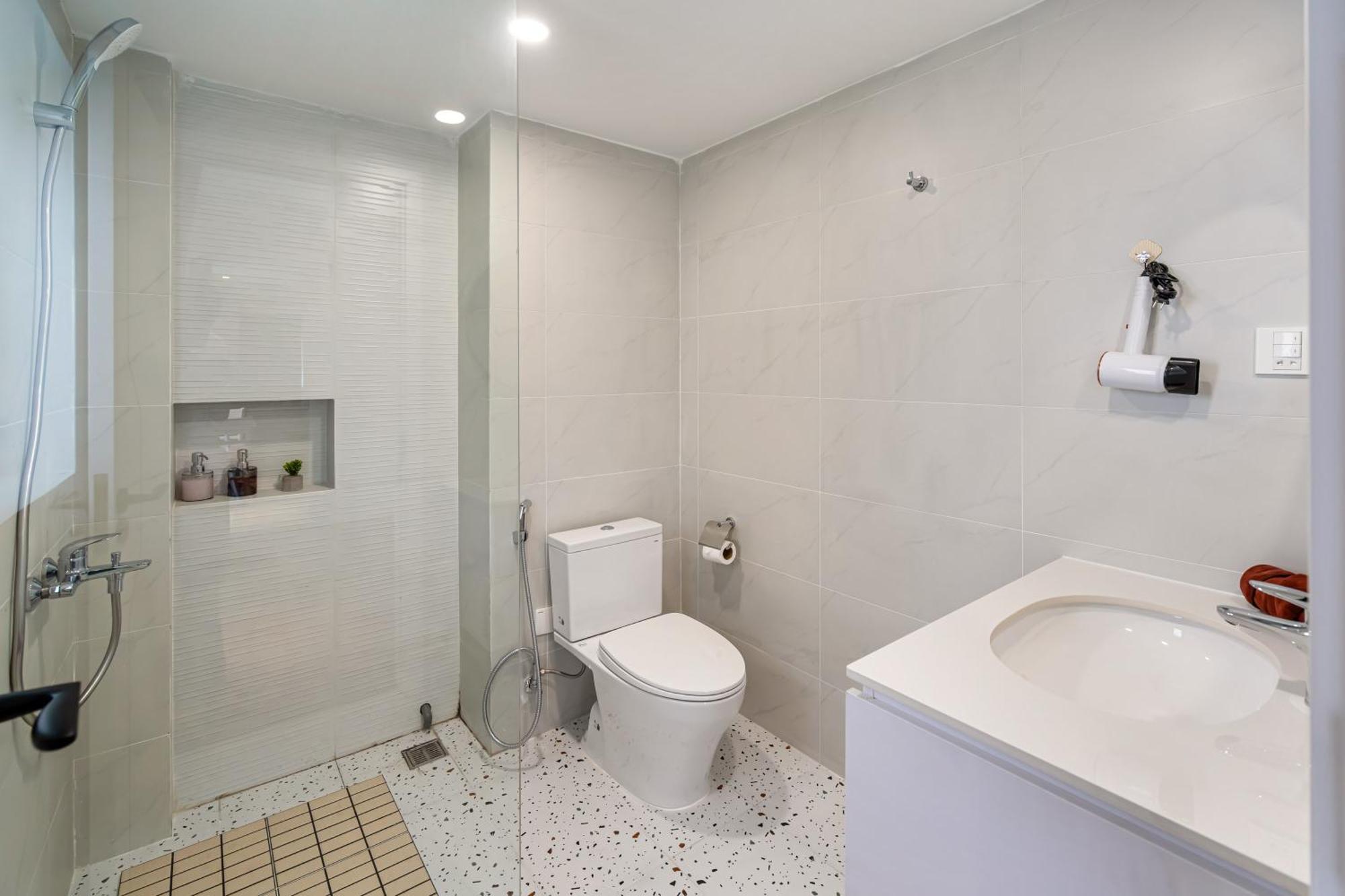 Khách sạn hẻo lánh Và Căn Hộ Royal Phú Mỹ Hưng 2*